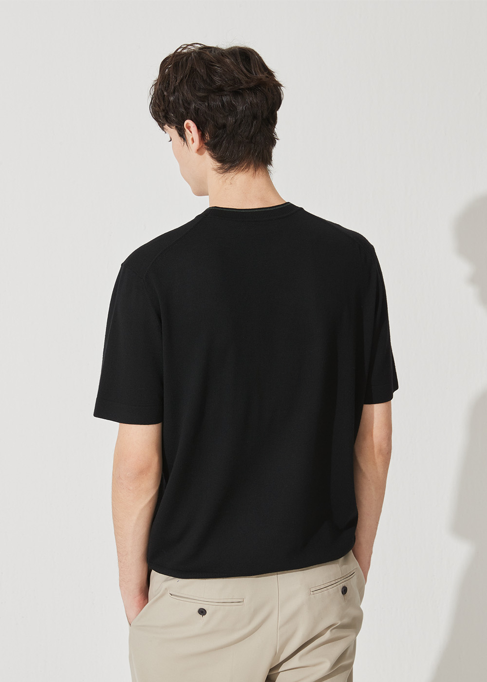 Line Color Round half sleeve pullover (Black)